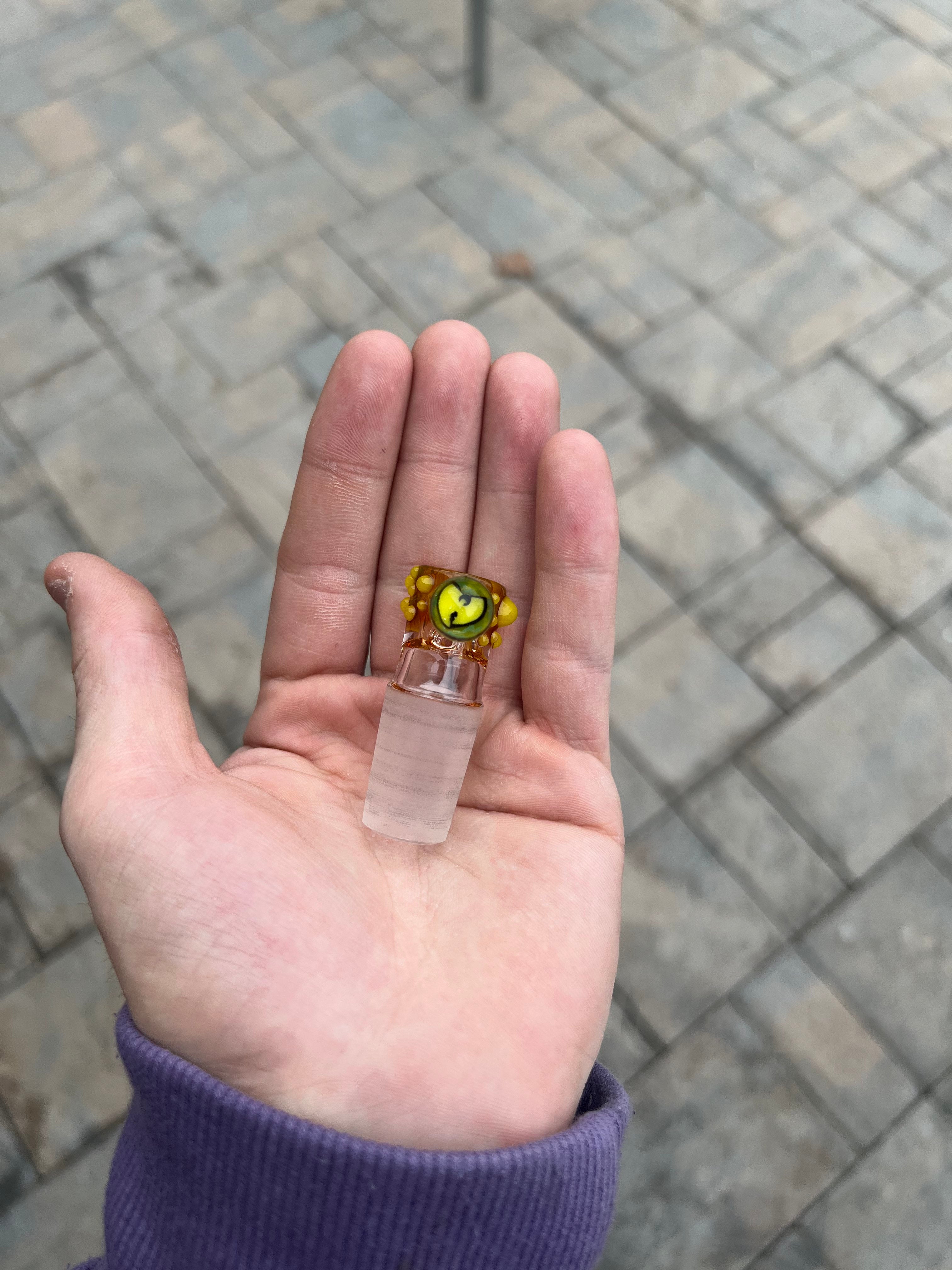 Wutang Millie (UV Reactive) (18mm)